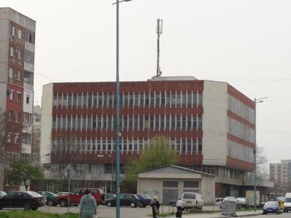 Старци чакат с часове за пенсии в пощата в 