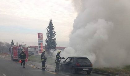 Смолянски форд пламна на метри от бензиностанция