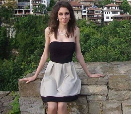 Поругаха гроба на убитата студентка Вероника