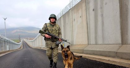 Турция построи 2 пъти по-евтино от нас 830 км БЕТОННА стена само за година