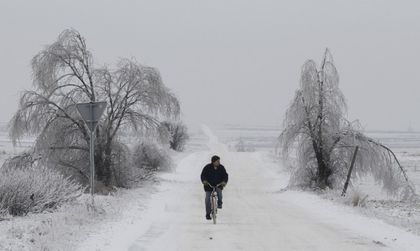 Десетки жертви взе студът в Полша