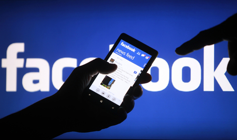 Фейсбук забранява публикации със сексуален подтекст