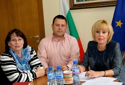 Труд излезе на протест, блокира Карловско шосе
