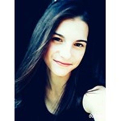 Деца кичат сурвачки за операция на Елина