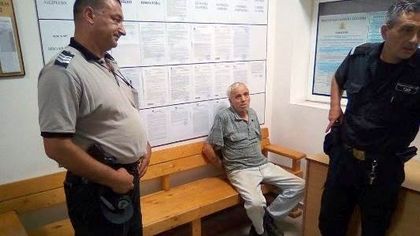 Бай Симо, който открадна пистолет от самоубиец, застава пред съда