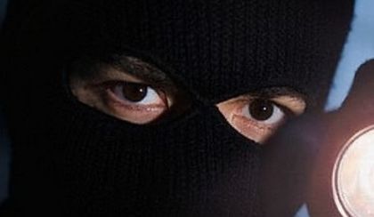 Невероятно! Сляпа и глуха баба на 84 години пребори крадец в Батак