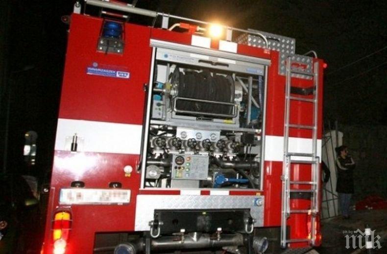 Мълния изпепели покрив на селскостопанска постройка във великотърновско село