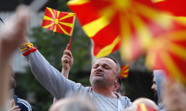 Македония спори за миналото си, но бъдещето й е заложено на карта!