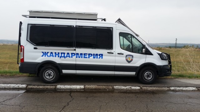 Дидо от Перник е арестуваният банков обирджия! С аверите му газят полицията с краден джип!