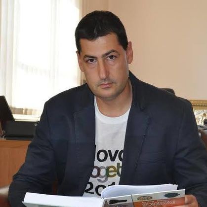 Тотев поднесе хиляди извинения на жителите на Коматево