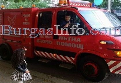 Зрелостникът Койчо тръгна към Слънчака с ... пътна помощ (СНИМКИ)