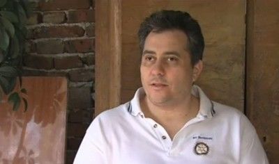Бащата, който две години търси близнаците си, подозира намесата на секта
