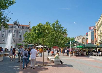 Априлска жега удари Пловдив