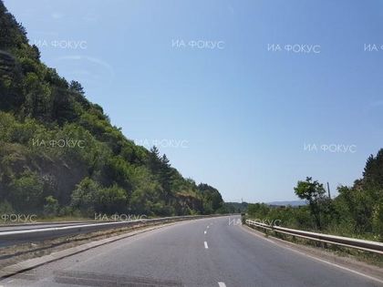 Шумен: В сила е забраната за товарни автомобили над 10 тона по пътя Радко Димитриево - Друмево