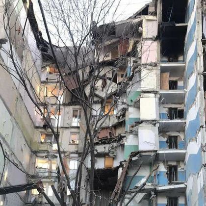 ТАСС: Трима души са загинали при експлозия в жилищен блок в град Магнитогорск в Русия