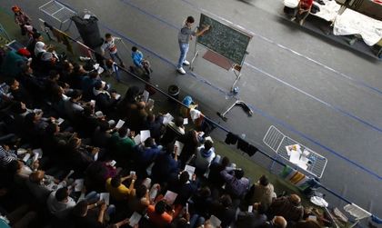 Мигрантски урок за западен живот: Не пресичай на червено!