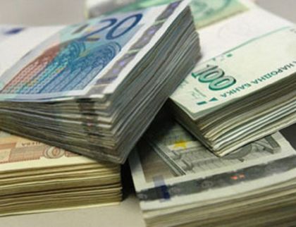 Митничарите събраха с 385,7 млн. лв повече приходи