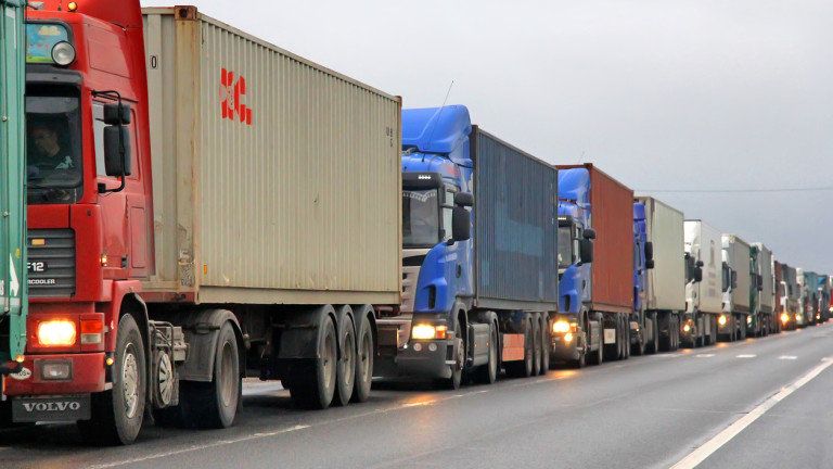 Камионите ще плащат по 73 лева такса, за да преминат АМ Тракия