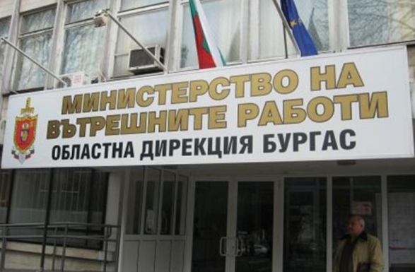 СТАВА СТРАШНО в държавата на мутрите! Току-що медия ПОИСКА ЗАКРИЛА от МВР!