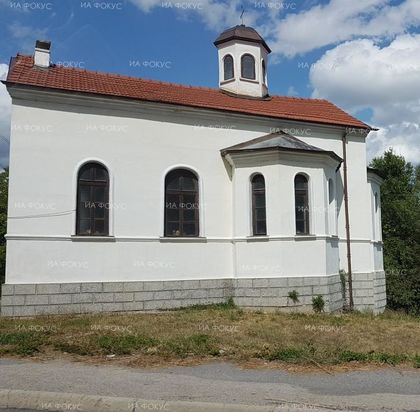 Велико Търново: Пет църкви в областта честват храмов празник в Деня на светите братя Кирил и Методий