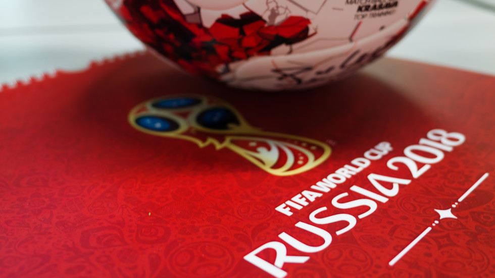 Великобритания обмисля да бойкотира Световното по футбол в Русия