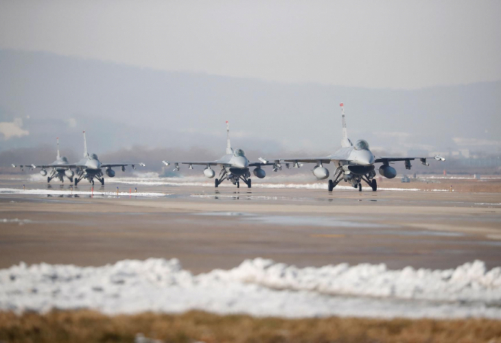 Първият изтребител F-16 идва в България през 2022 г.