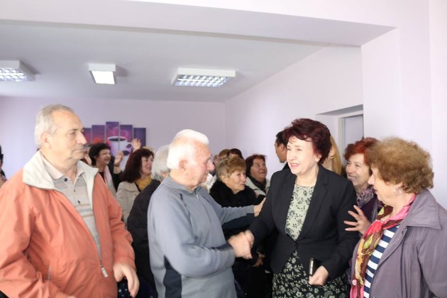 Перник: Кметът Вяра Церовска откри ремонтираната сграда на пенсионерския клуб „Здравец“