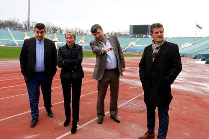 Спортният министър инспектира новите съблекални на националния стадион
