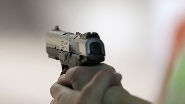 ДРАМА В ГЪРЦИЯ! Баща застреля невръстната си дъщеричка и се самоуби