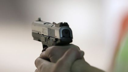 ДРАМА В ГЪРЦИЯ! Баща застреля невръстната си дъщеричка и се самоуби