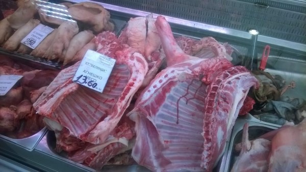 Бургас: От 12.00 до 15.00 лева варира цената на агнешкото месо в града