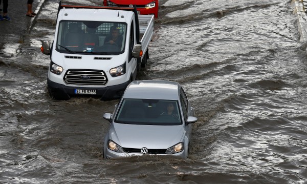 Наводнение взе седем жертви в Турция