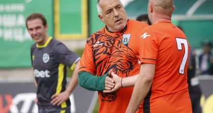 Витоша отново е шампион при ветераните! Бойко Борисов с цял мач, двама от Спартак също вдигнаха титлата (снимки, видео)