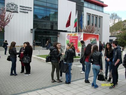 Изпитът 2 в 1 в Медицинския – мисия възможна