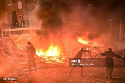 AFP: Протестът на „жълтите жилетки“ е икономическа катастрофа за Франция по думите на финансовия министър на Франция