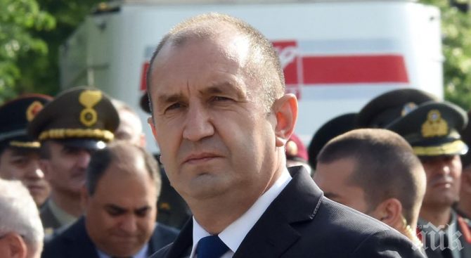ОТ ПОСЛЕДНИТЕ МИНУТИ! Румен Радев на крака при оцелелия пилот във ВМА