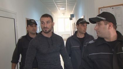 Оневиниха Перата