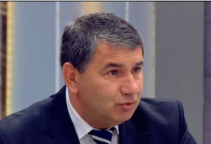 Бивш човек на Валери Симеонов: Да сяда и да чете!