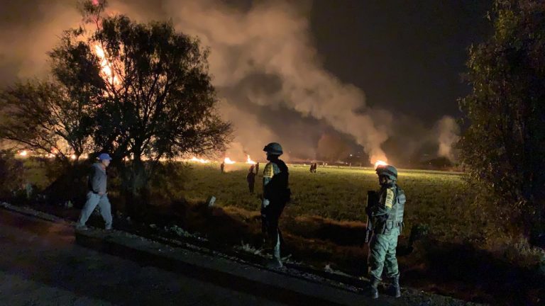 Броят на загиналите при пожара около мексиканския горивопровод достигна 66
