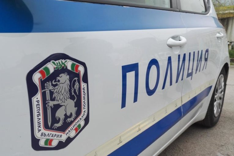 Издирват краден автомобил в Благоевград
