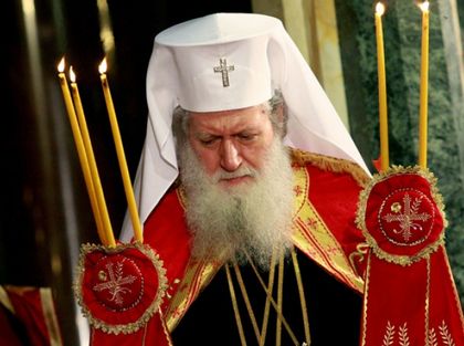 Връчват на патриарх Неофит орден