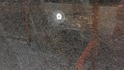 МВР за нападението над трамвая в София: Най-вероятно става дума за стрелба с прашка