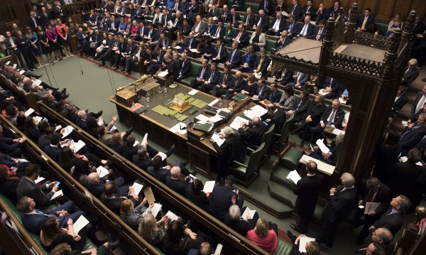 Отхвърлиха всичките осем алтернативи за сделка за Brexit