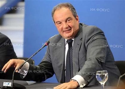 Kathimerini: Бившият гръцки премиер Костас Караманлис разкритикува Договора от Преспа