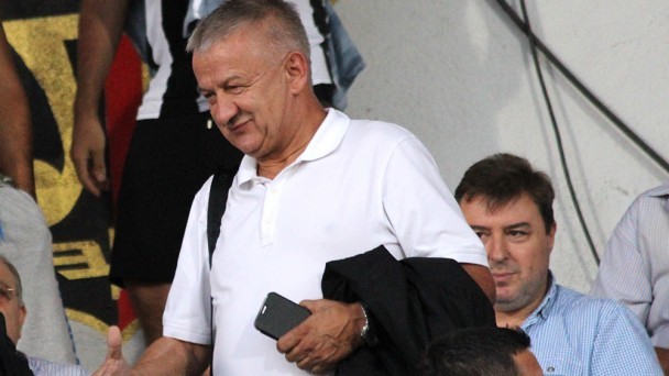 Двама аржентинци и сърбин на Лаута днес