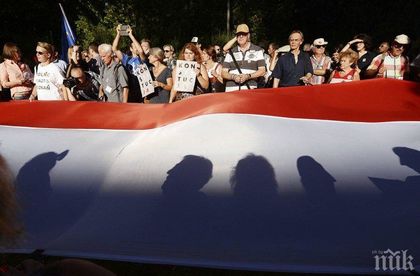 На фона на протести Полша прие спорната съдебна реформа