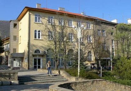 Военни от Стрямската бригада пушат мълчаливо в Карлово