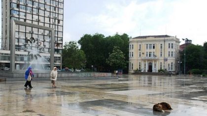 Следобед иде дъжд, очакват се градушки
