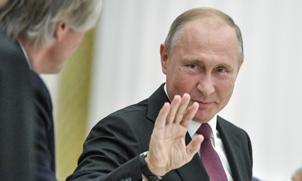 Въпреки трусовете: Путин иска делови връзки с Германия