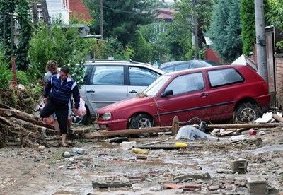 Откриха млада жена мъртва в колата й, не е ясно как е катастрофирала